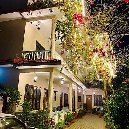 Peacock - A Family-Run Hotel Sauraha Zewnętrze zdjęcie