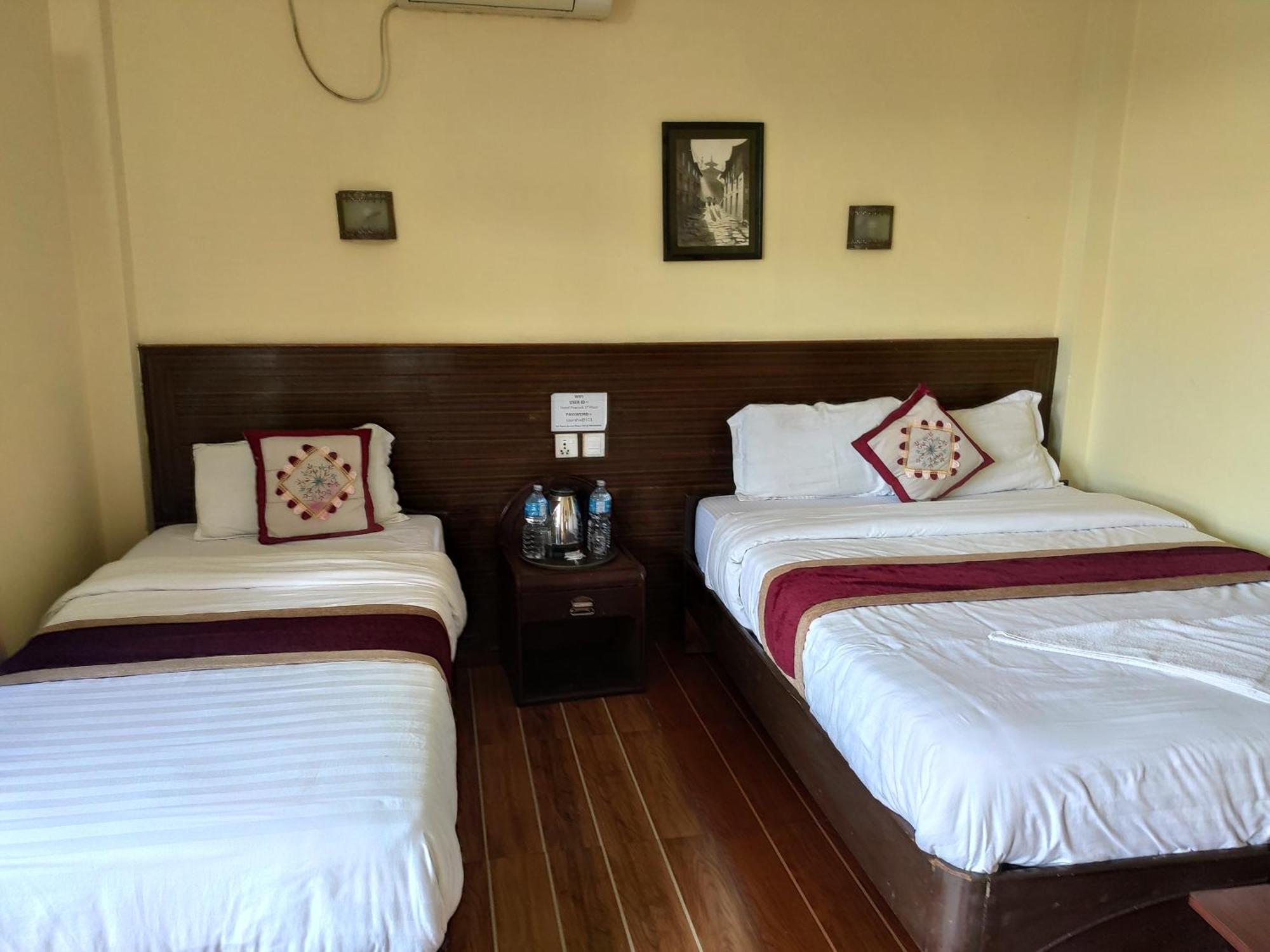 Peacock - A Family-Run Hotel Sauraha Zewnętrze zdjęcie