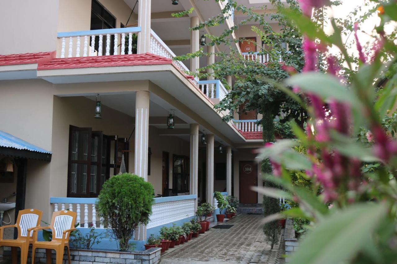 Peacock - A Family-Run Hotel Sauraha Zewnętrze zdjęcie