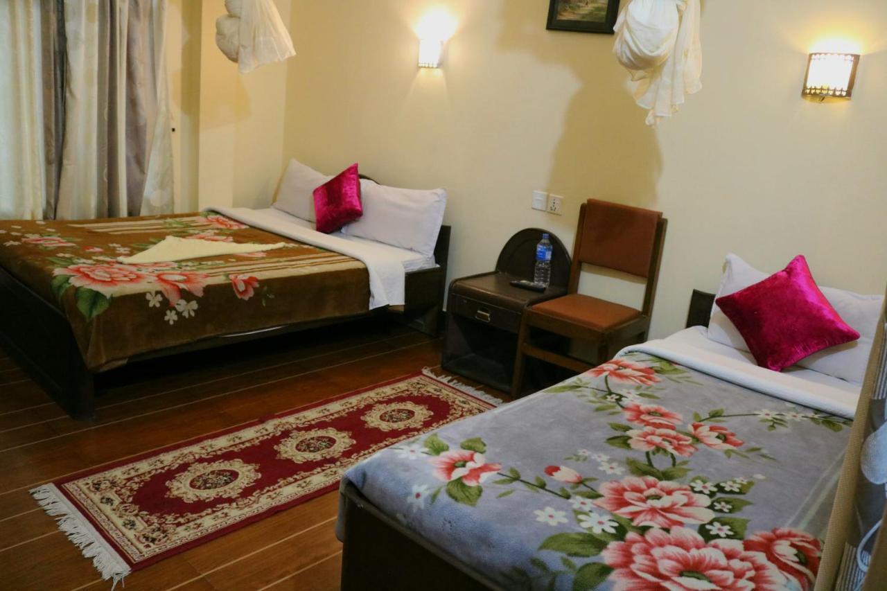 Peacock - A Family-Run Hotel Sauraha Zewnętrze zdjęcie