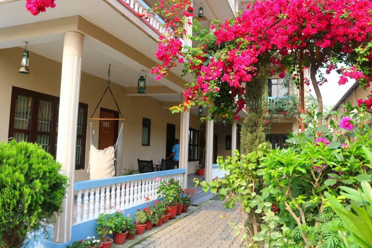 Peacock - A Family-Run Hotel Sauraha Zewnętrze zdjęcie